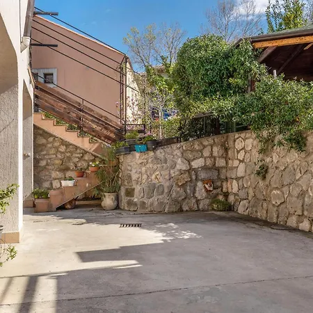 Pet Friendly In With Kitchen Apartment Bakar