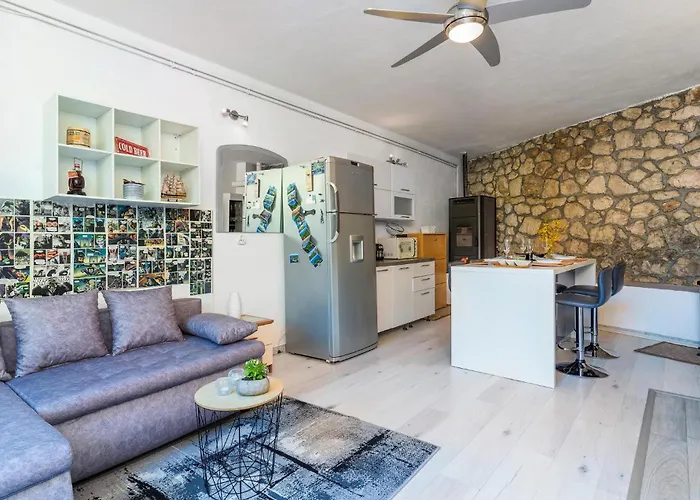 1 Bedroom Cozy In